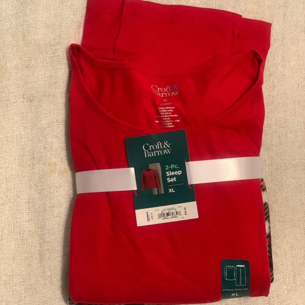 NWT Croft and Barrow 2 piece Red sleep set.